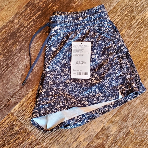 Athleta Pants - Athleta Printed Baja Shorts
